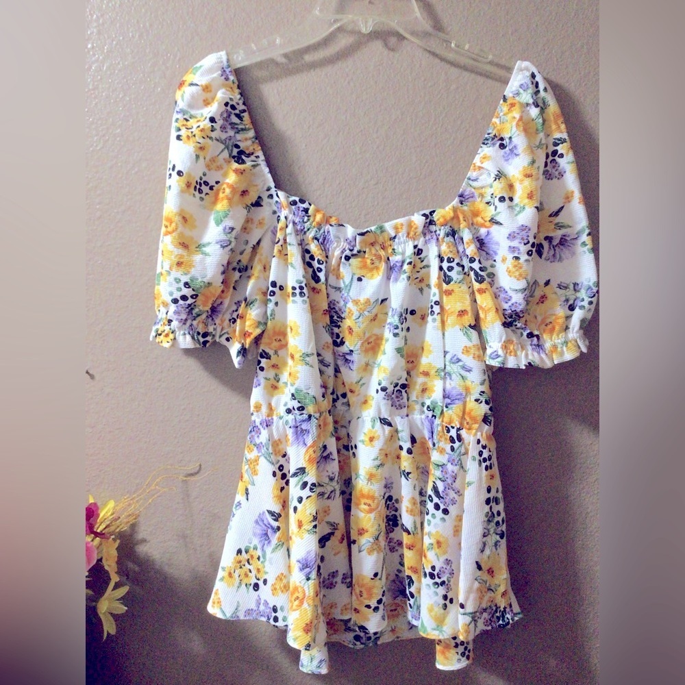 NEWT CITY CHIC PEPLUM FLORAL TOP. - Picture 8 of 11